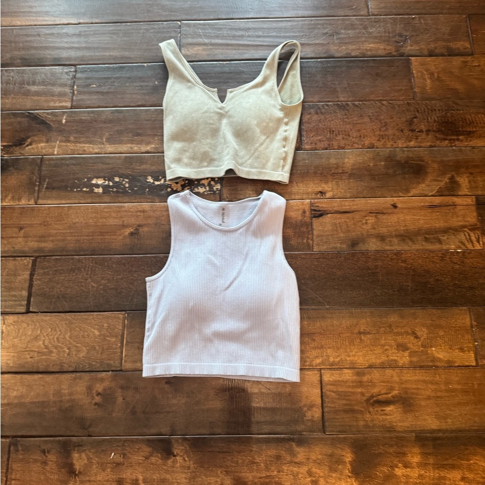 Set of Two Tank Tops in Cream and White